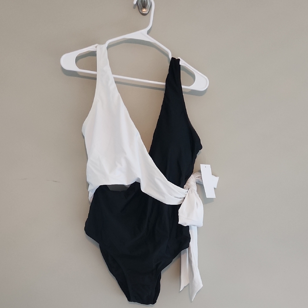 Colorblock Wrap One-Piece Swimsuit in Black & White